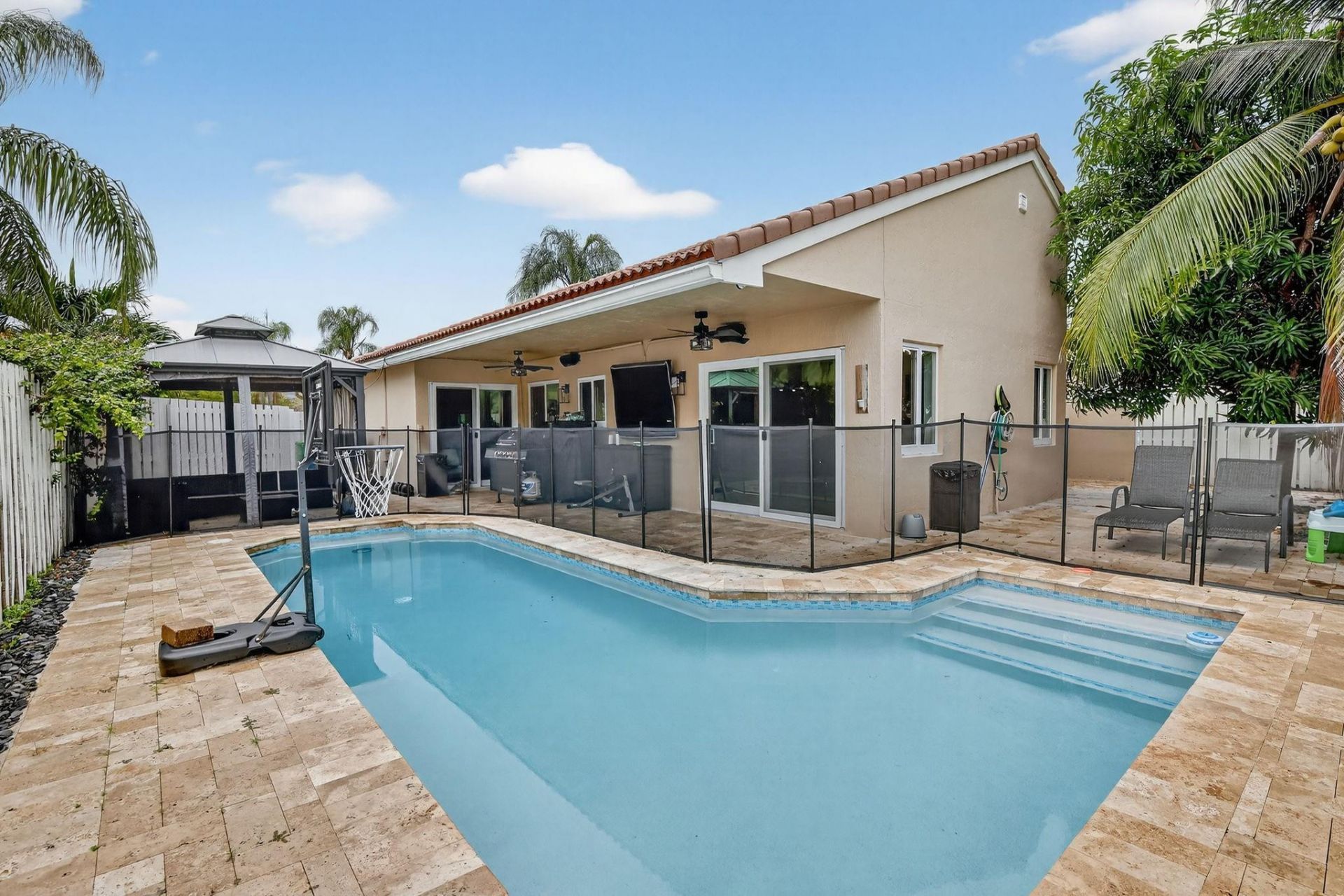 1051 NW 124th Terrace, Sunrise, FL 33323 Photo