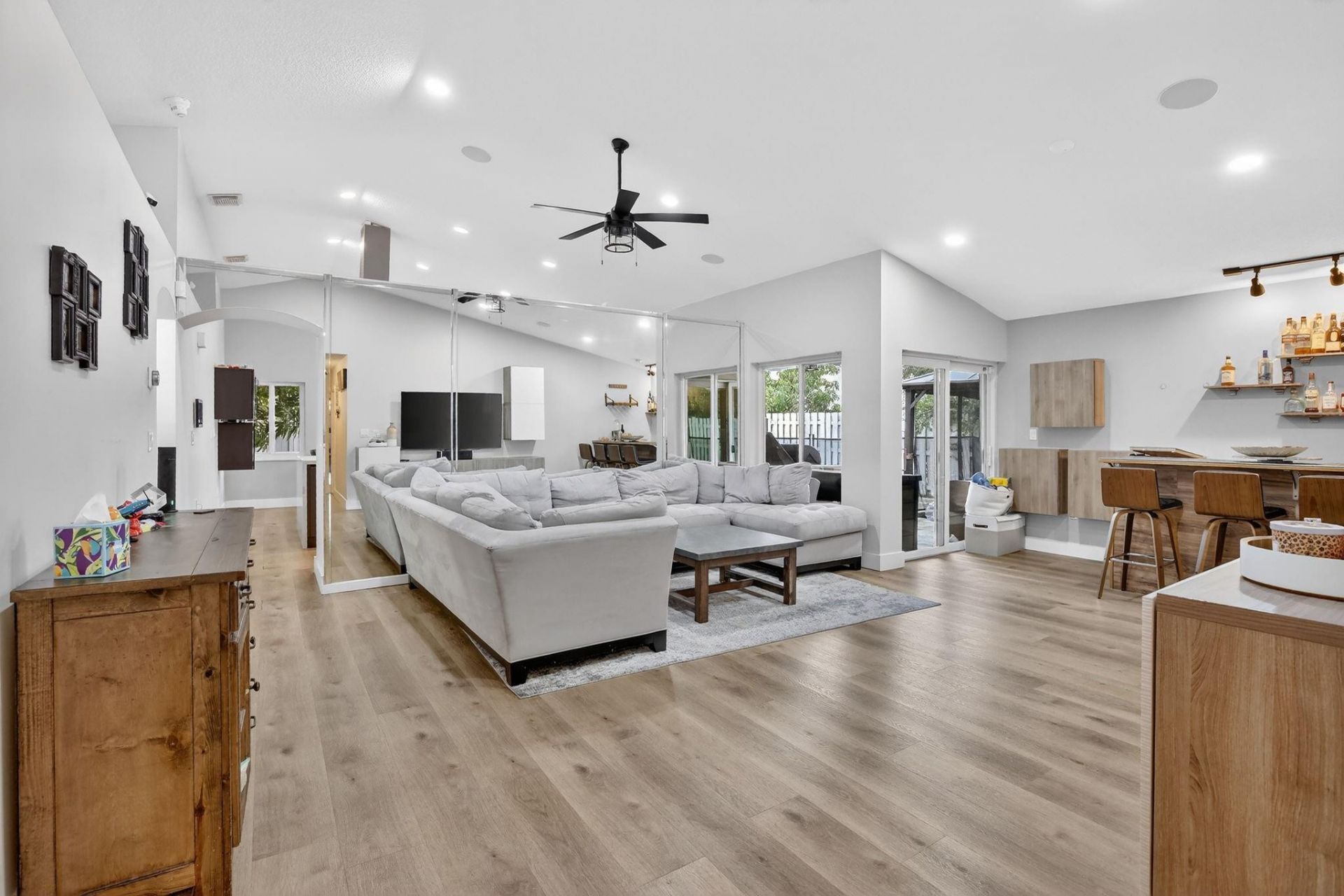 1051 NW 124th Terrace, Sunrise, FL 33323 Photo