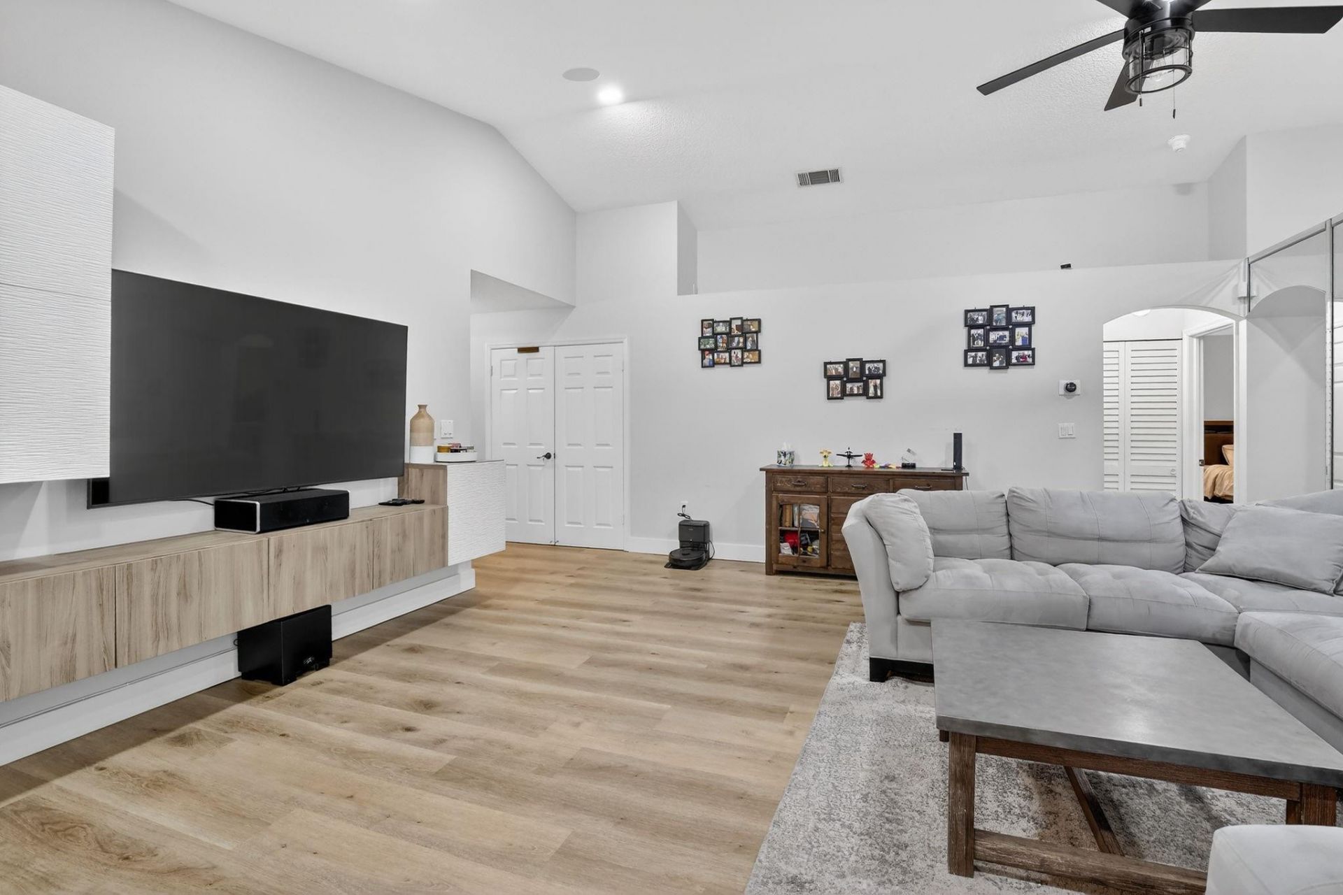 1051 NW 124th Terrace, Sunrise, FL 33323 Photo