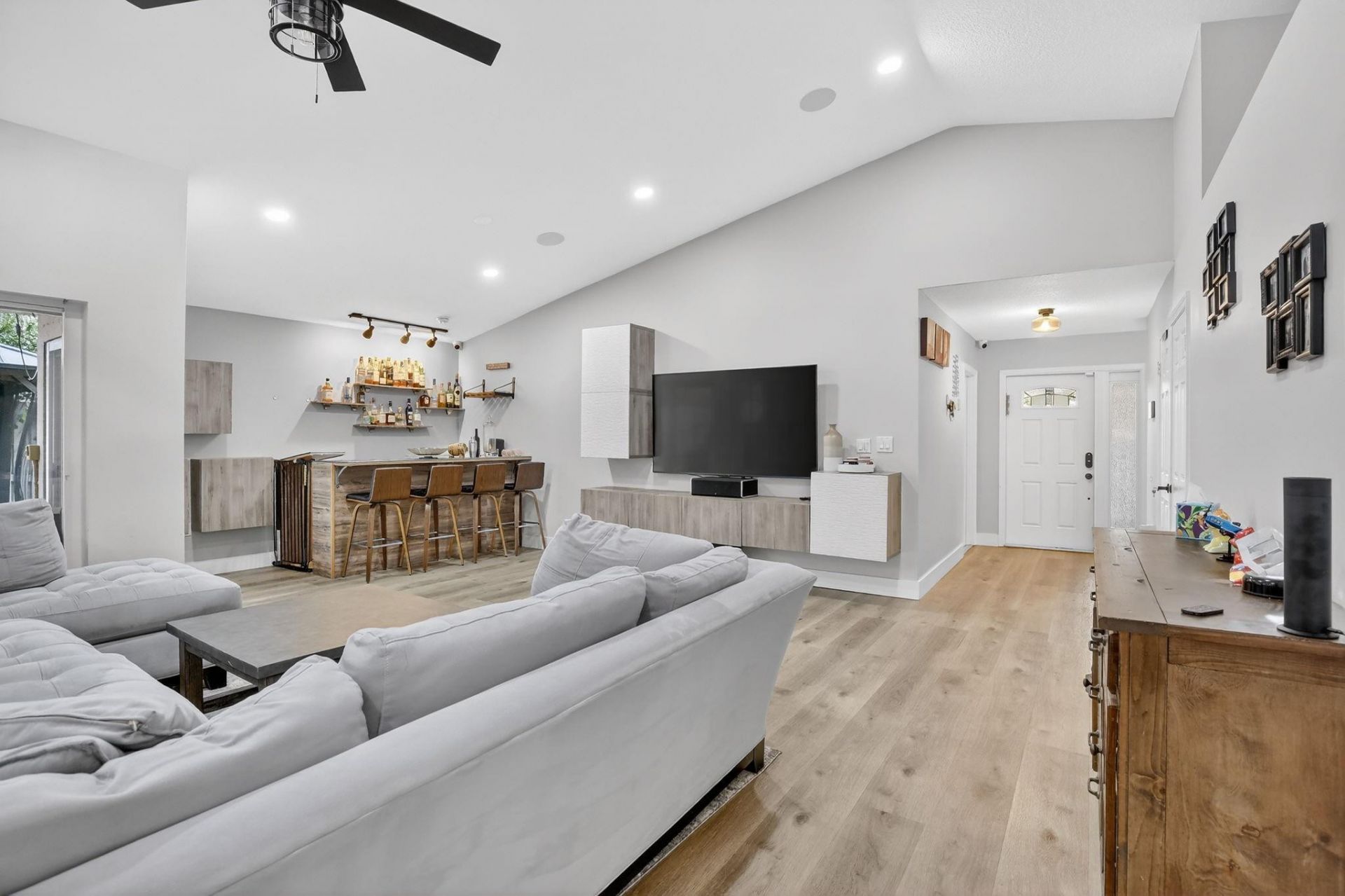 1051 NW 124th Terrace, Sunrise, FL 33323 Photo