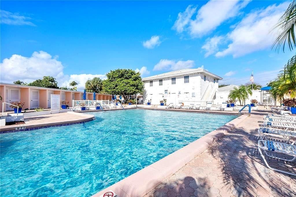 2250 NE 66th Street, Unit 1504, Fort Lauderdale, FL 33308 Photo