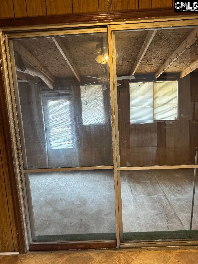 900 Cindy Dr Drive  Photo 4