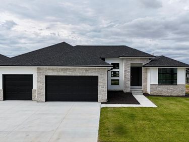 5508 N 213 Street , Elkhorn, NE 68022