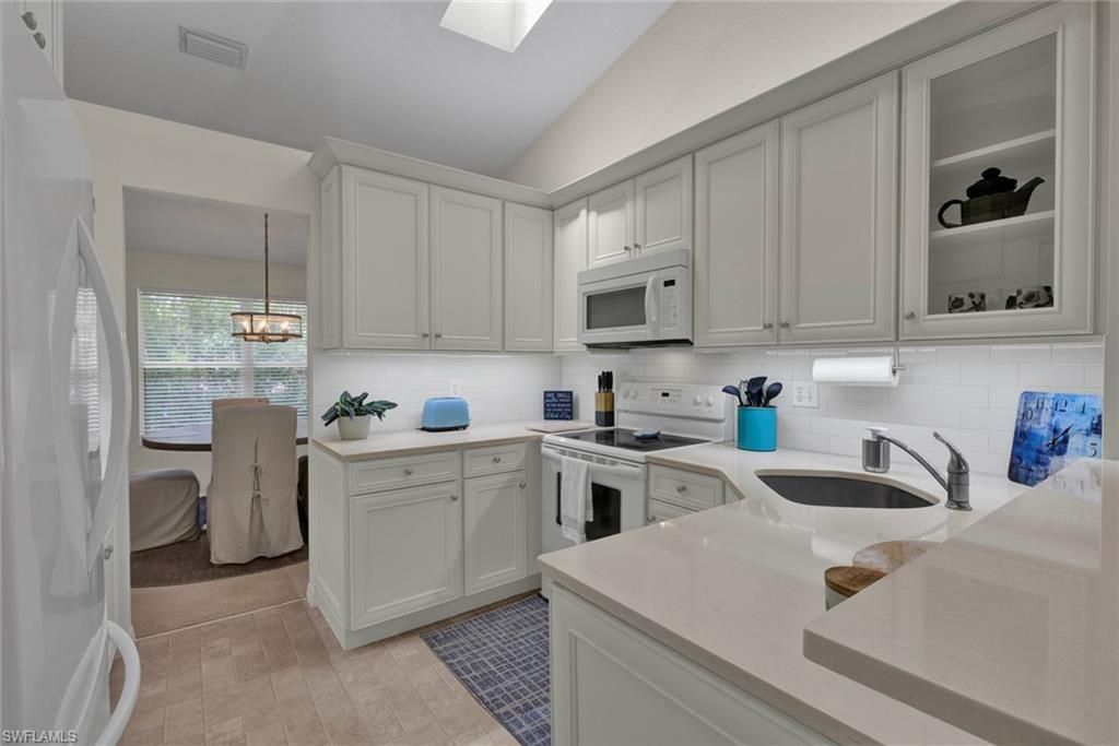 386 Emerald Bay Cir, Unit G-4, Naples, FL 34110 Photo