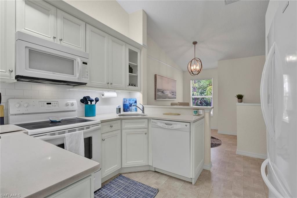 386 Emerald Bay Cir, Unit G-4, Naples, FL 34110 Photo