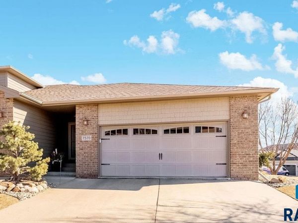 7570 S Grand Arbor Pl, Sioux Falls, SD 57108
