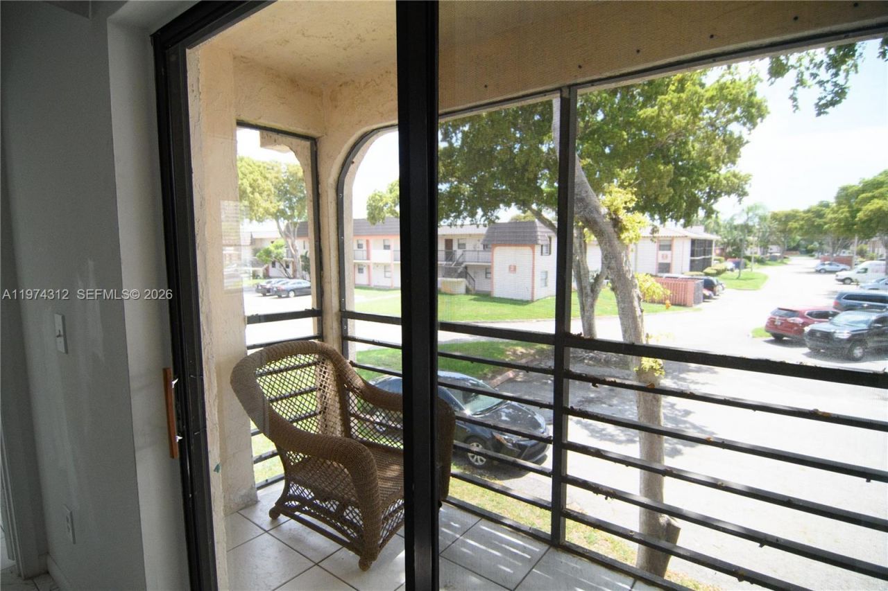 20825 NE 8th Ct , Unit 203-19, Miami, FL 33179 Photo