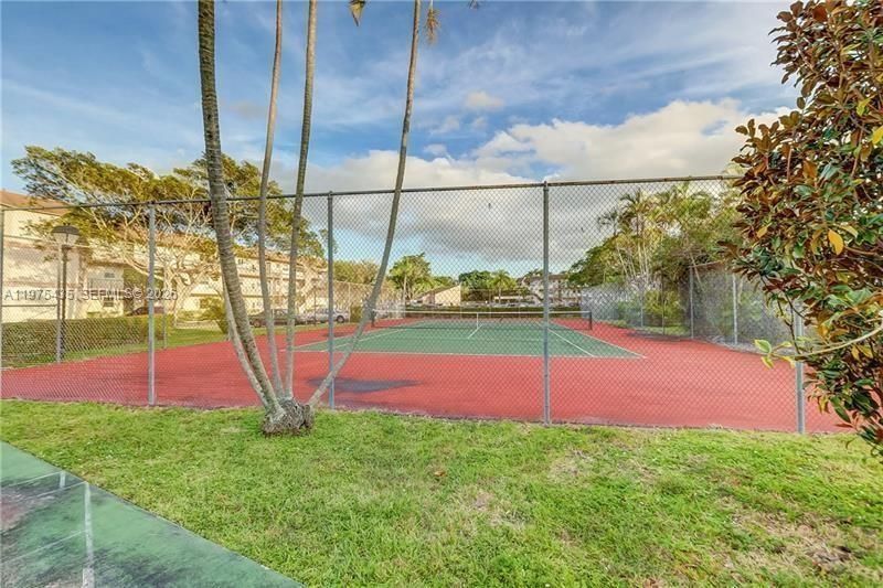 8301 Sands Point Blvd, Unit S202, Tamarac, FL 33321 Photo