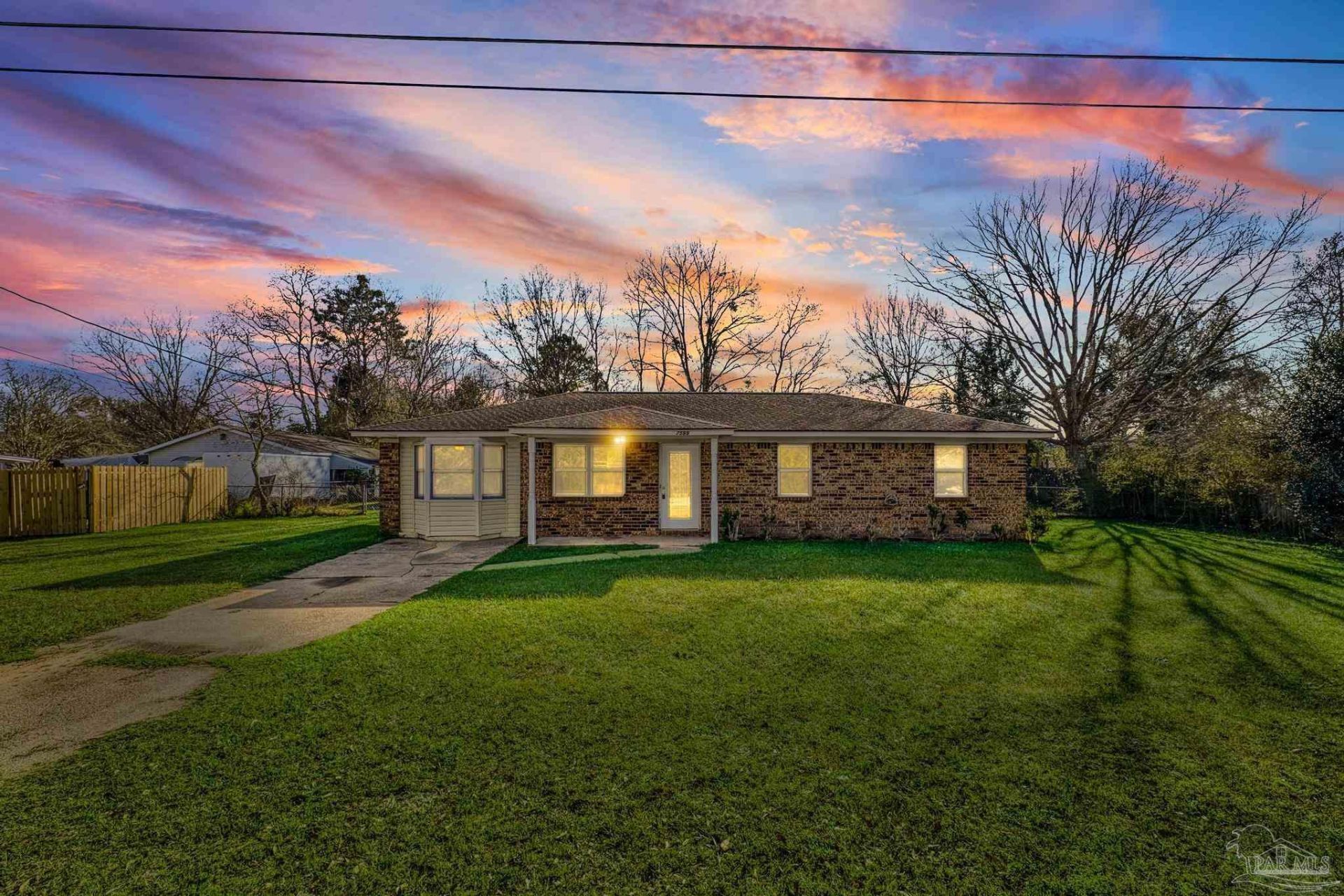 7599 Woods Rd, Pensacola, FL 32526 Main Photo