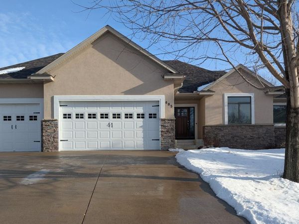 605 Heritage Trail NE, New Prague, MN 56071