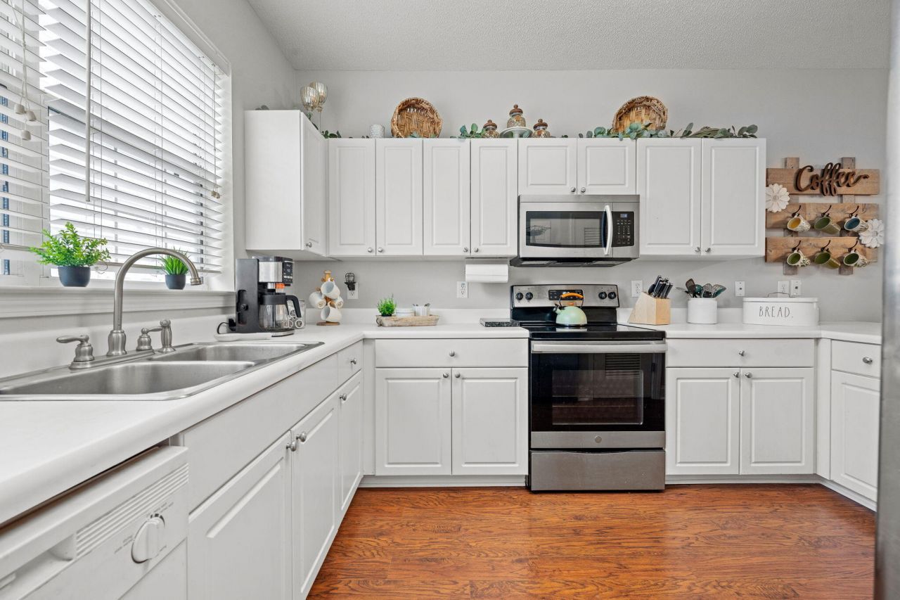 4579 Great Oak Drive Photo 10