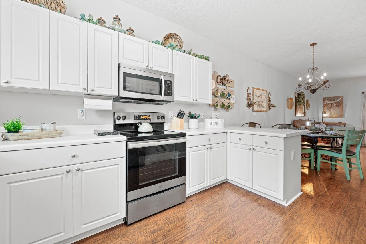 4579 Great Oak Drive Photo 11