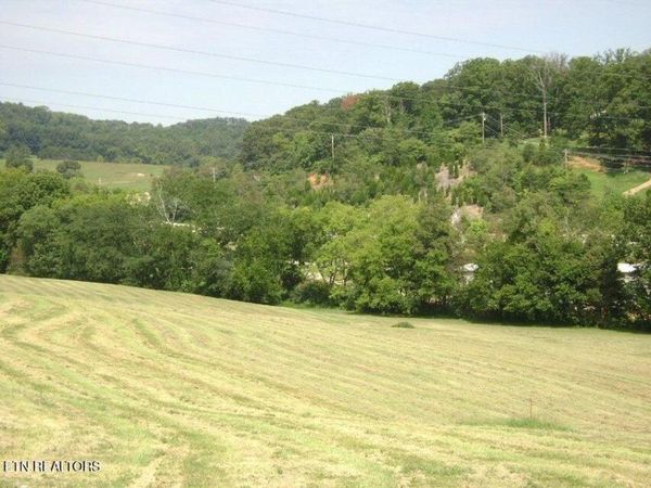 CONSTITUTION Drive, Jefferson City, TN 37760