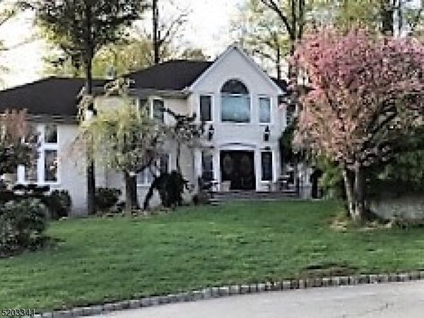 5 New Castle Ct, Parsippany-Troy Hills, NJ 07950