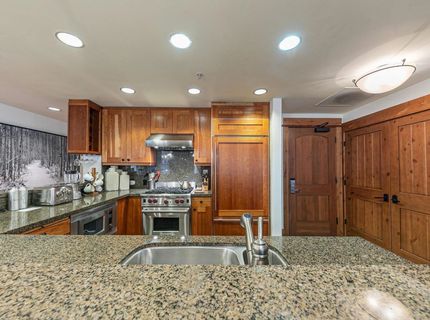 8001 Northstar Drive, Truckee, CA 96161 Photo