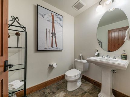 8001 Northstar Drive, Truckee, CA 96161 Photo