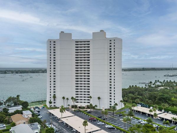 5200 N Flagler Drive, Unit 404, West Palm Beach, FL 33407