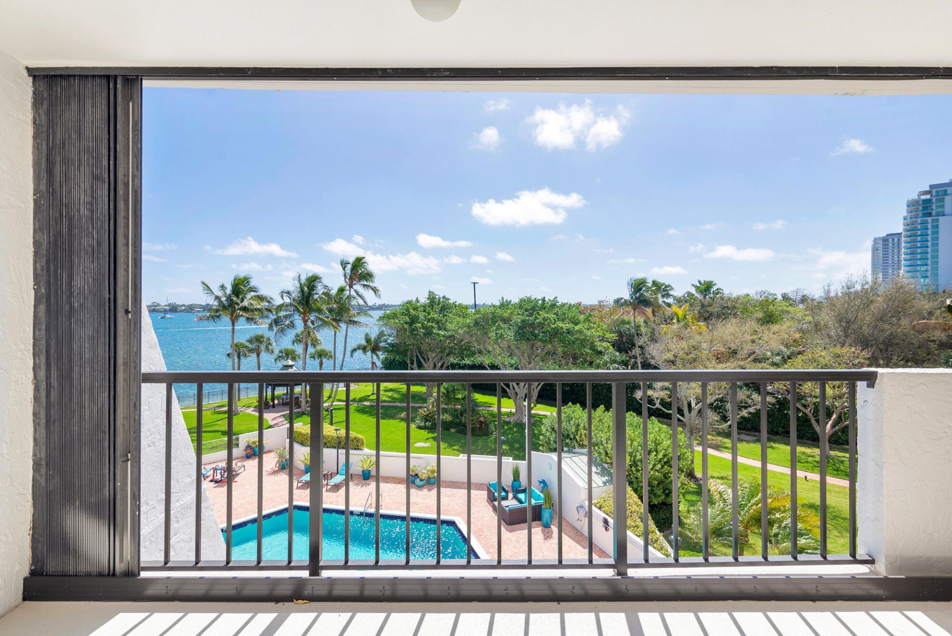 5200 N Flagler Drive, Unit 404, West Palm Beach, FL 33407 Photo