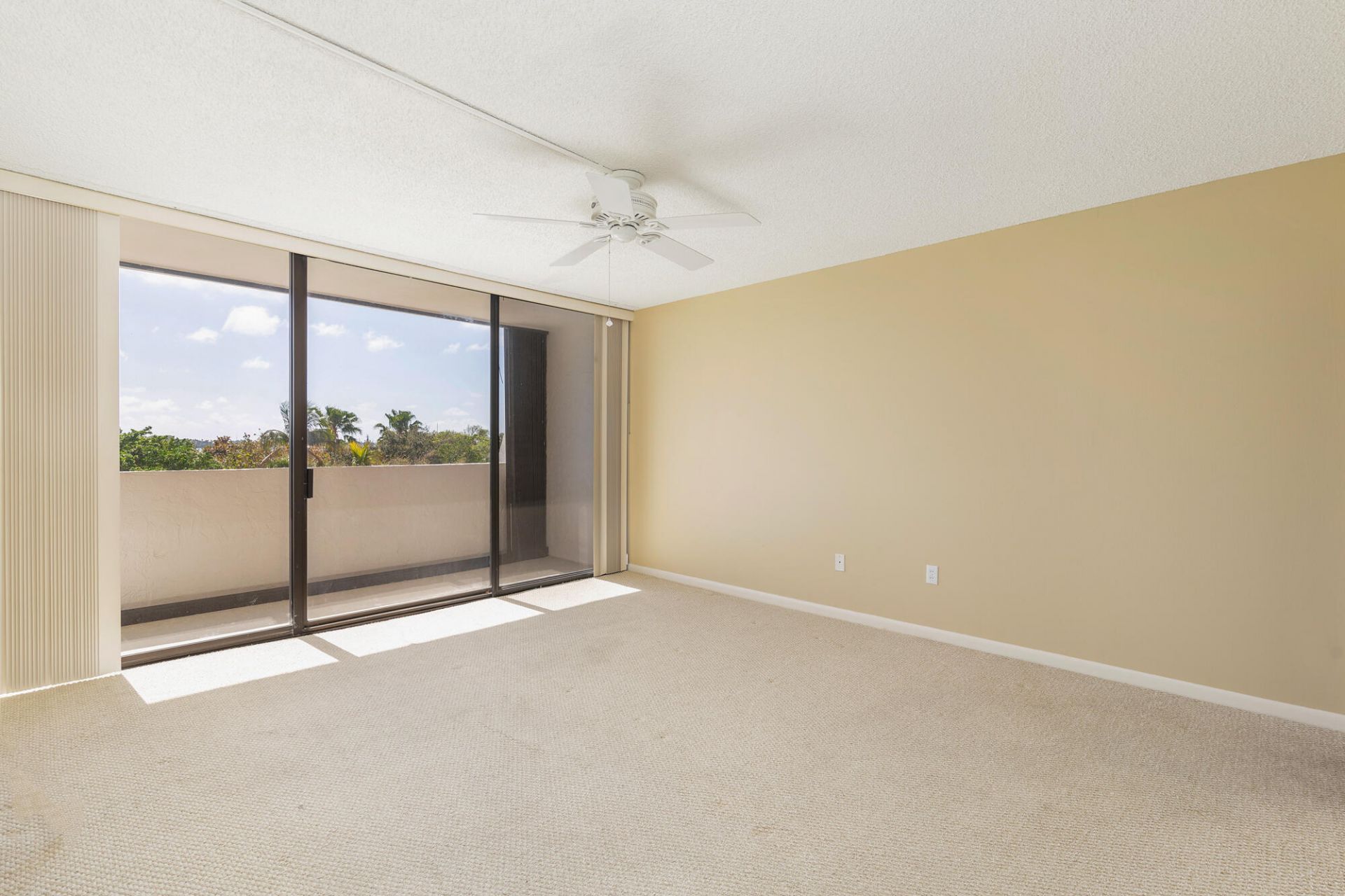 5200 N Flagler Drive, Unit 404, West Palm Beach, FL 33407 Photo