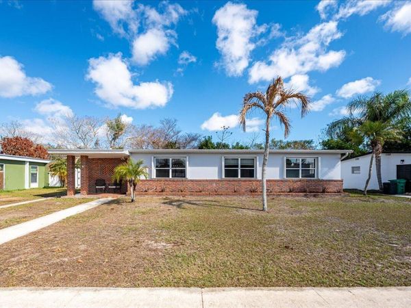 131 SE Lucero Drive, Port Saint Lucie, FL 34983