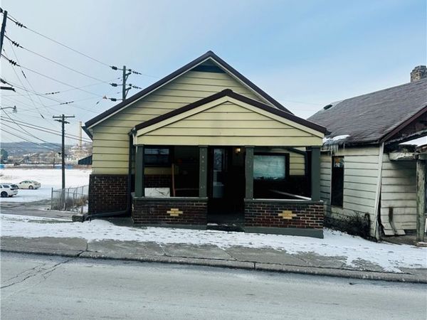 407 Main Street, Follansbee, WV 26037