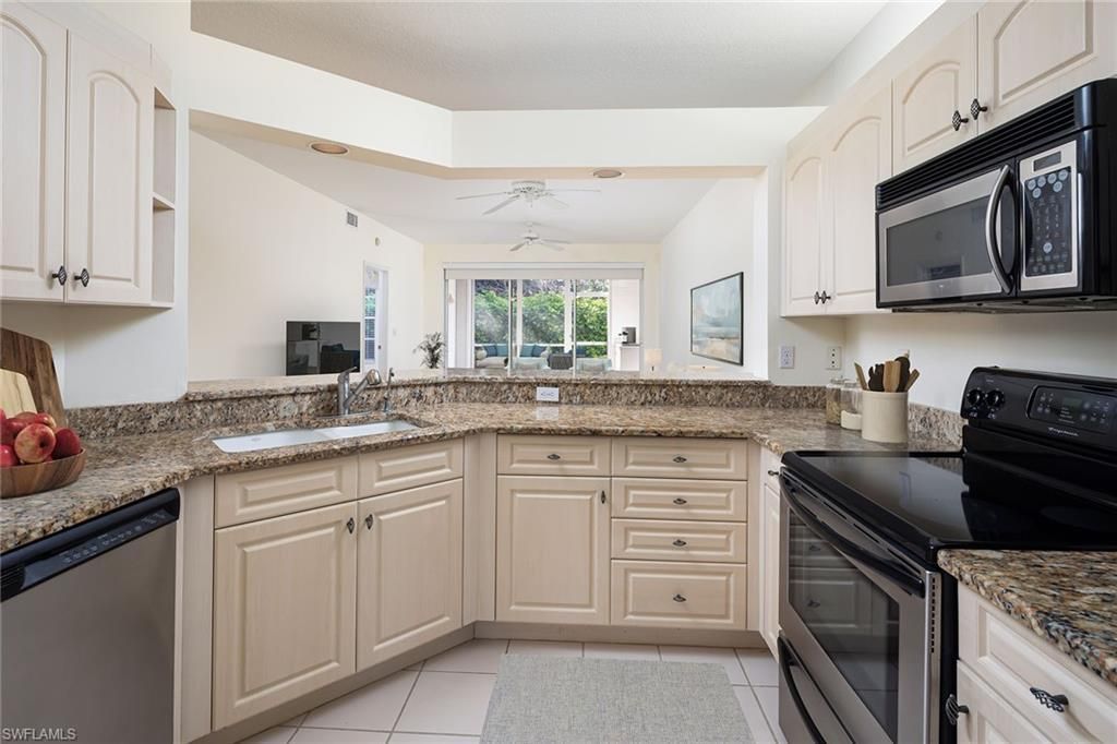 7049 Barrington Cir, Unit 101, Naples, FL 34108 Photo