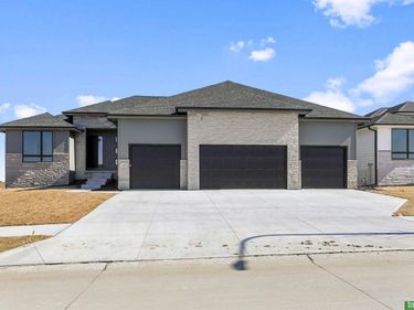 5915 N 197th Street , Elkhorn, NE 68022