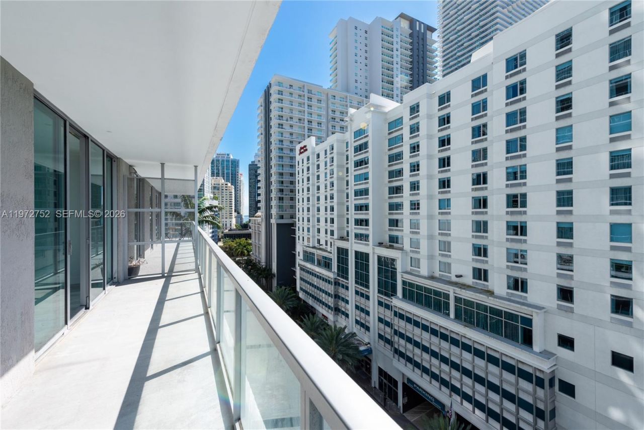 79 SW 12th St, Unit 1105-S, Miami, FL 33130 Photo