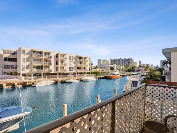3665 NE 167th St, Unit 208, North Miami Beach, FL 33160