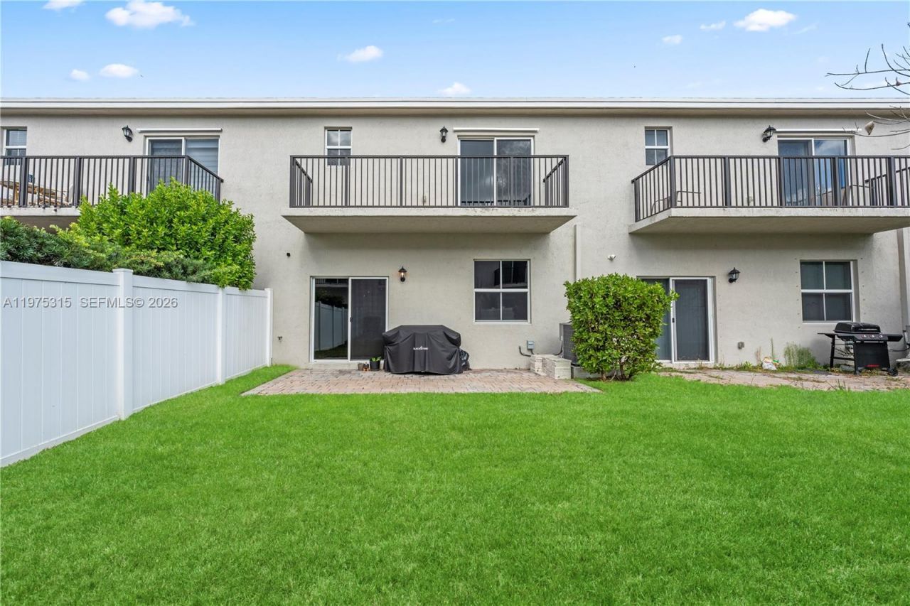 818 SE 17th St, Homestead, FL 33034 Photo