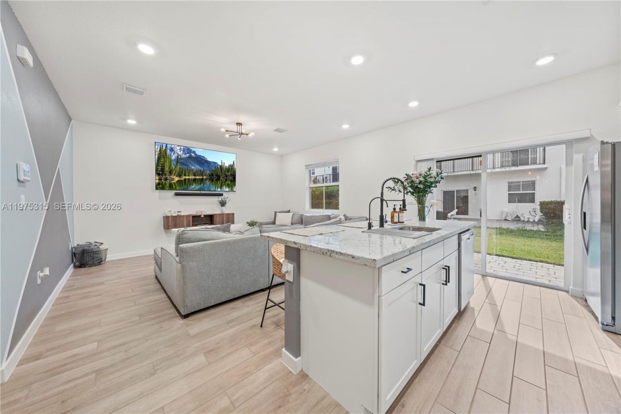 818 SE 17th St, Homestead, FL 33034 Photo