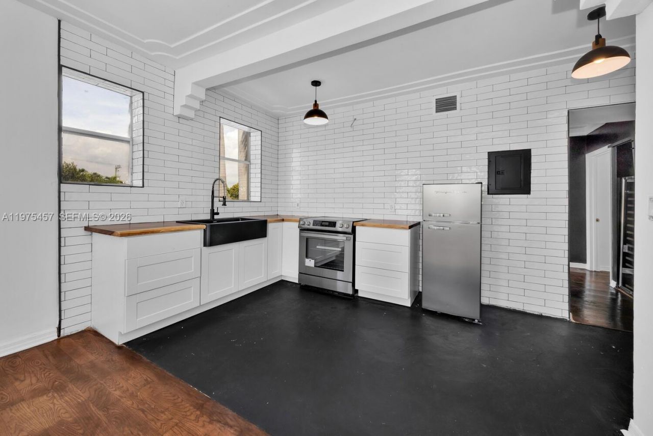 1027 Pennsylvania Ave , Unit 201, Miami Beach, FL 33139 Photo