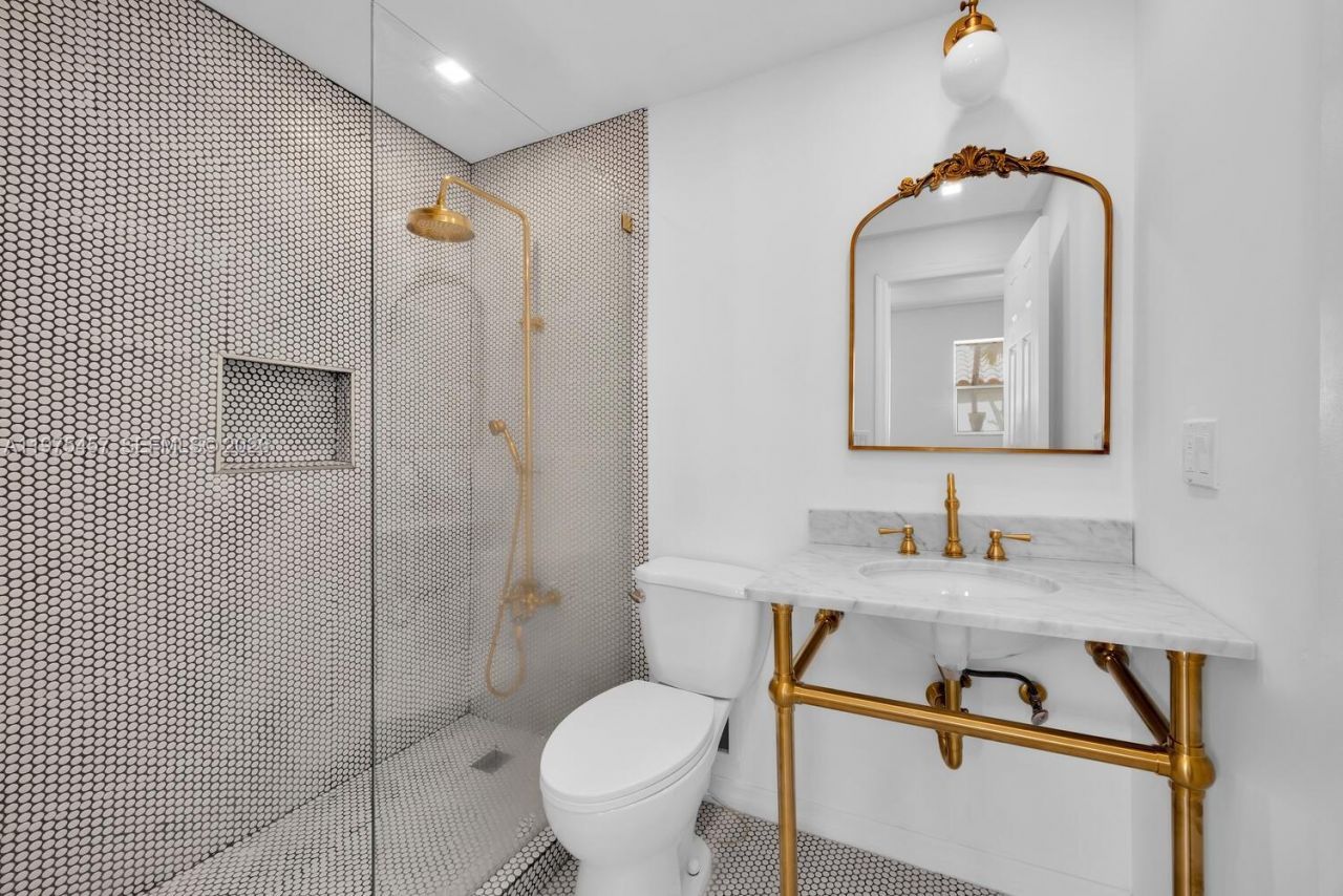 1027 Pennsylvania Ave , Unit 201, Miami Beach, FL 33139 Photo