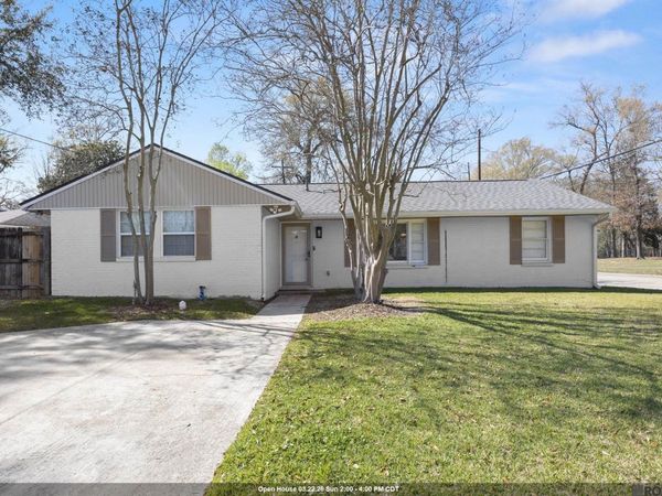 2112 E Contour Dr, Baton Rouge, LA 70809