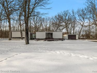 6020 Northfield Road, West Bloomfield Twp, MI 48322