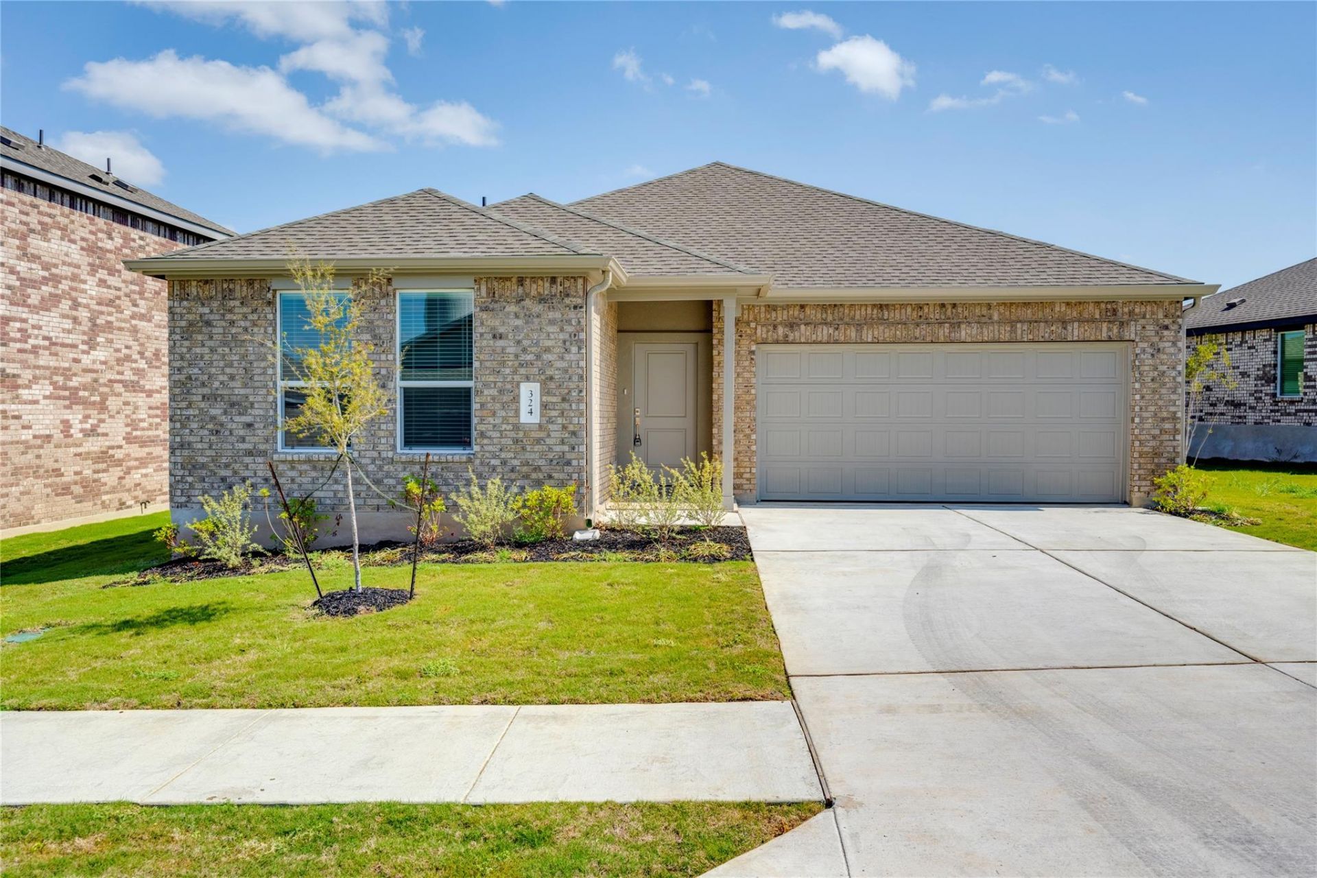 324 Rock Springs Dr, Marble Falls, TX 78654 Main Photo