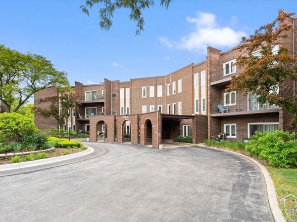 1550 Sandpebble Drive , Unit 209, Wheeling, IL 60090