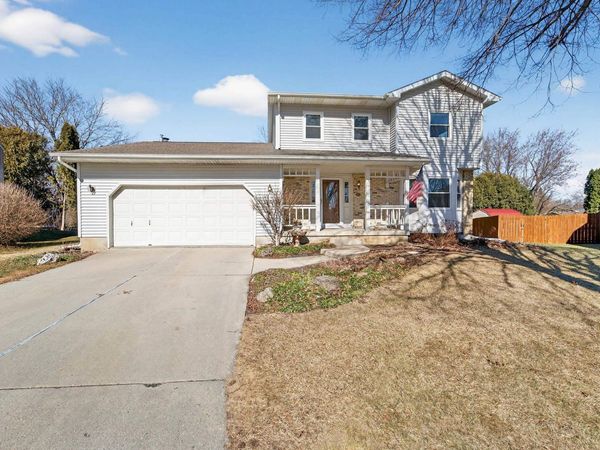 2567 Petersburg Circle, Fitchburg, WI 53719