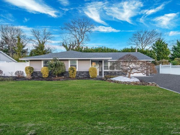 9 Allegheny Drive E, Farmingville, NY 11738