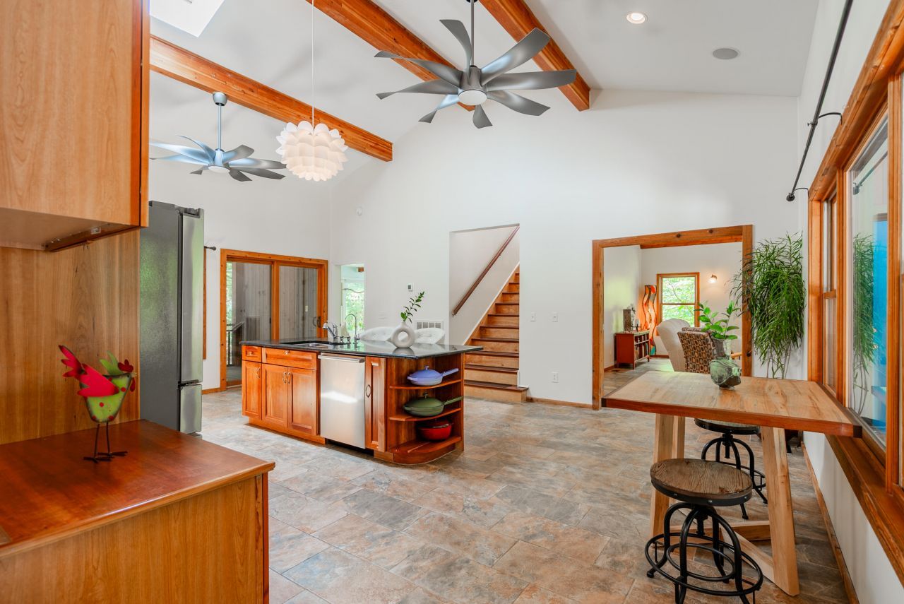 2495 Edenforest Road Photo 16