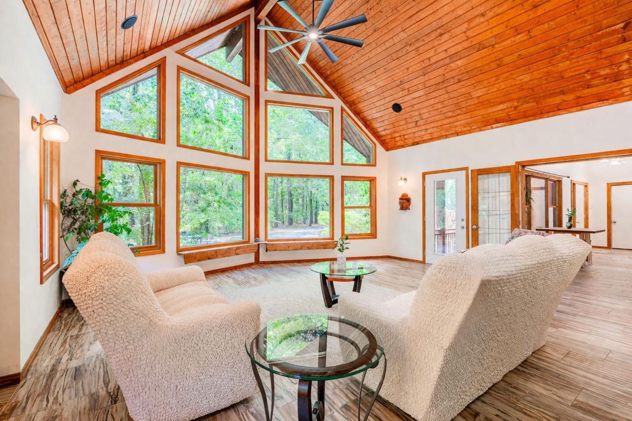 2495 Edenforest Road Photo 4