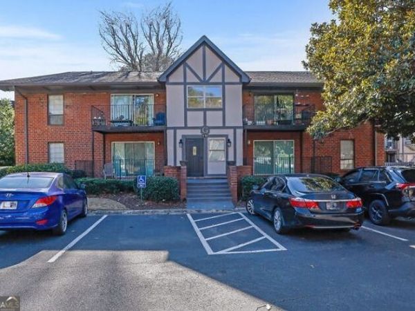 6851 Roswell Road, Unit G8, Sandy Springs, GA 30328