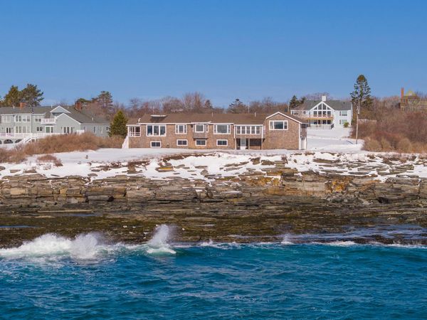 10 Sunny Bank Road, Cape Elizabeth, ME 04107