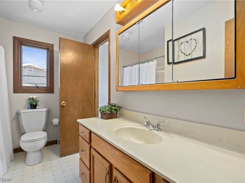 27261 Nantucket Drive, North Olmsted, OH 44070 Photo 39