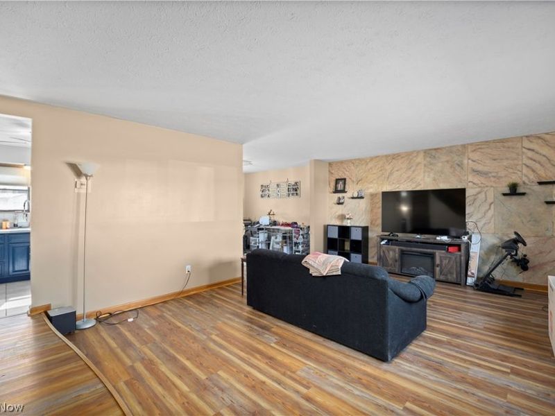 27261 Nantucket Drive, North Olmsted, OH 44070 Photo 4