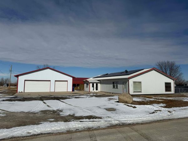 501 NE Prospect Street, Blairstown, IA 52209