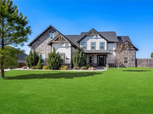 3801 Whitefish Street, Bentonville, AR 72712