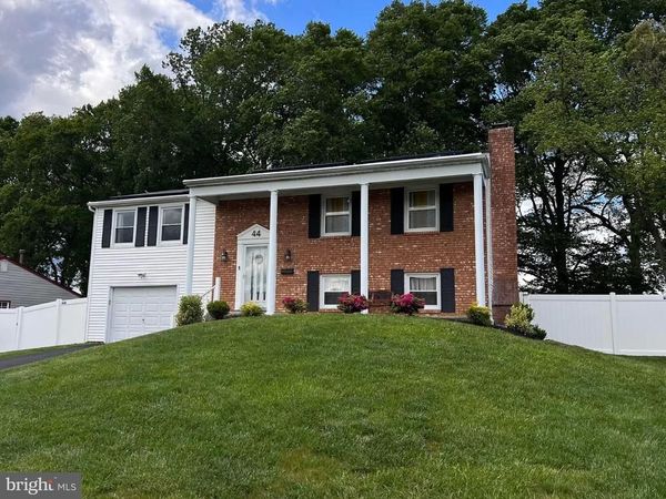 44 EMBER LANE, WILLINGBORO, NJ 08046