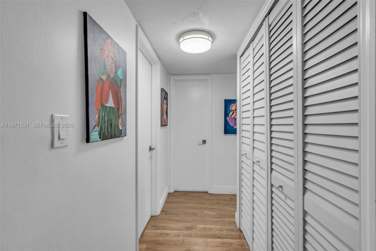 100 Ocean Lane Dr, Unit 301, Key Biscayne, FL 33149 Photo