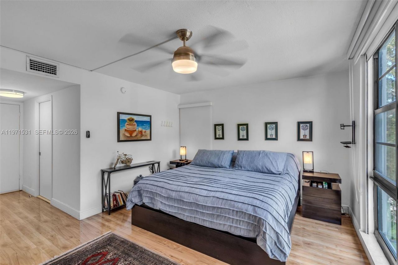 100 Ocean Lane Dr, Unit 301, Key Biscayne, FL 33149 Photo